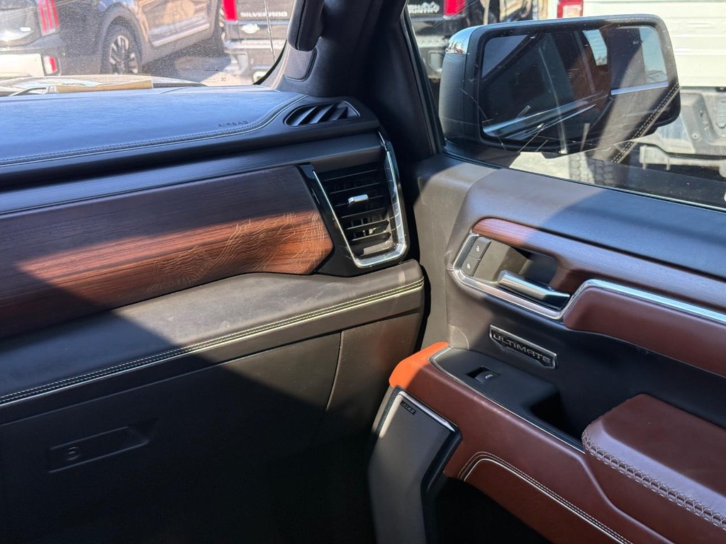 GMC Sierra 1500 Vehicle Full-screen Gallery Image 12