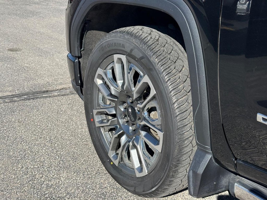 GMC Sierra 1500 Vehicle Full-screen Gallery Image 14