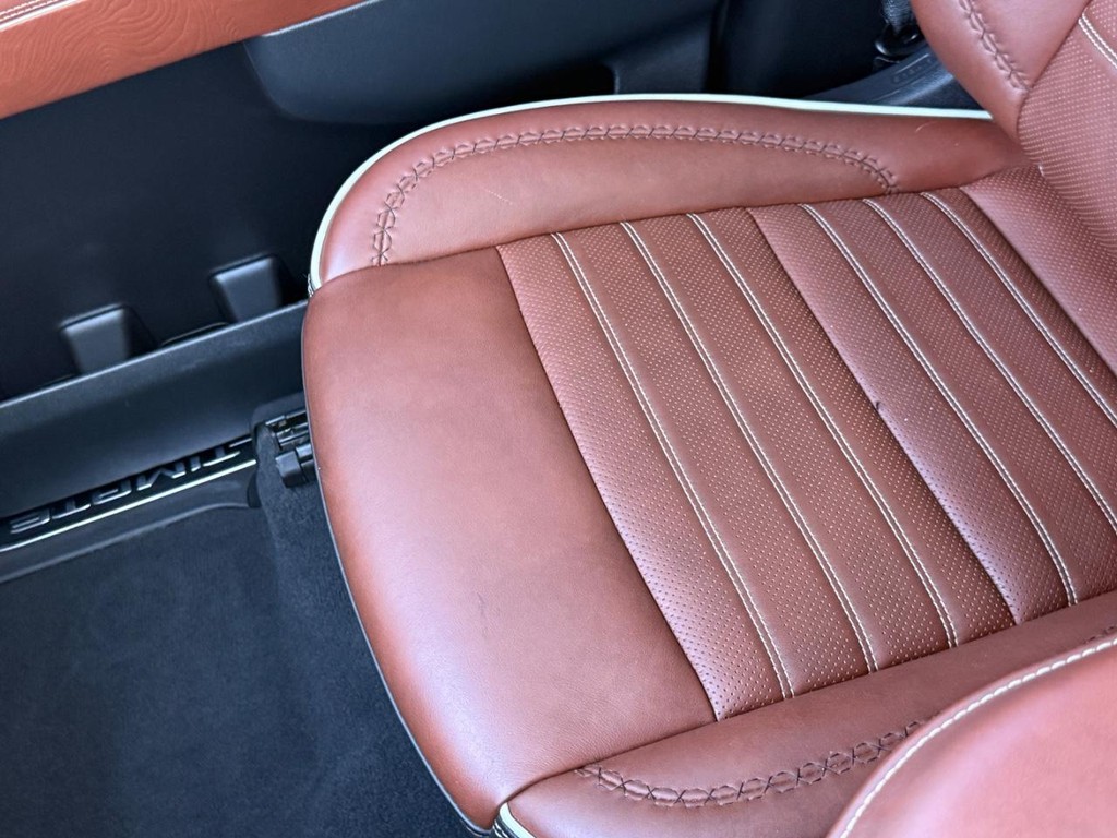 GMC Sierra 1500 Vehicle Full-screen Gallery Image 21