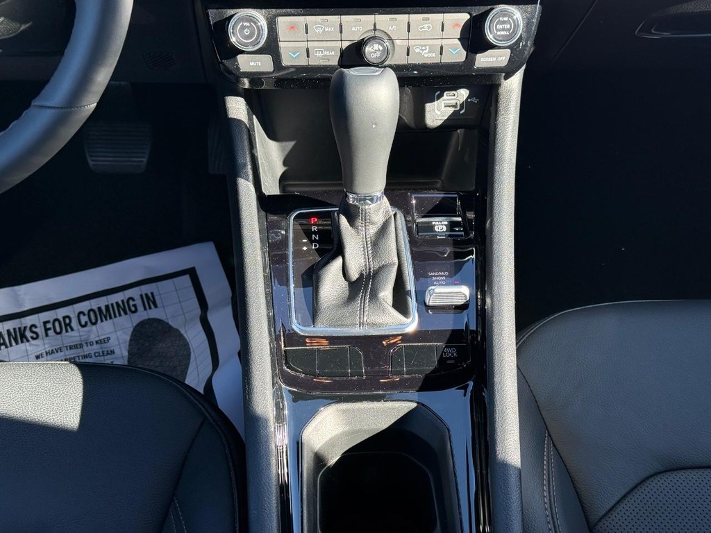 Jeep Compass Vehicle Full-screen Gallery Image 08