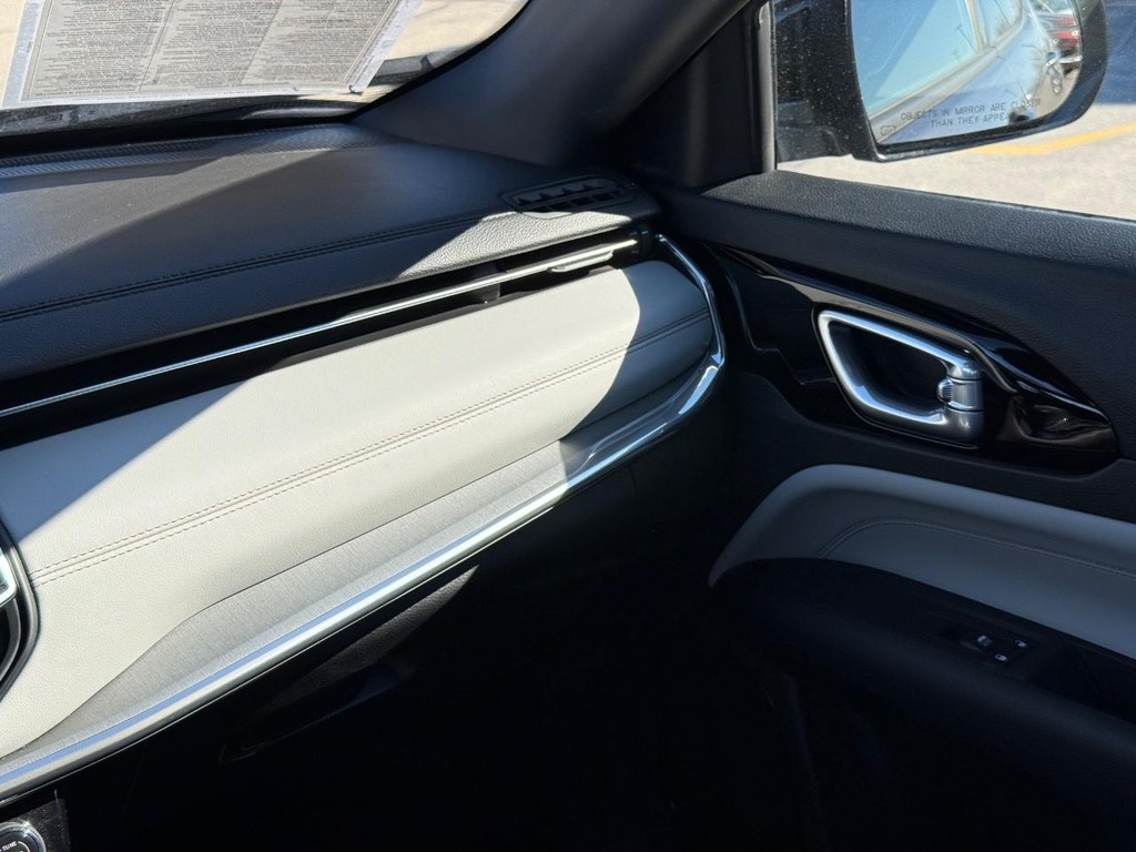 Jeep Compass Vehicle Full-screen Gallery Image 10