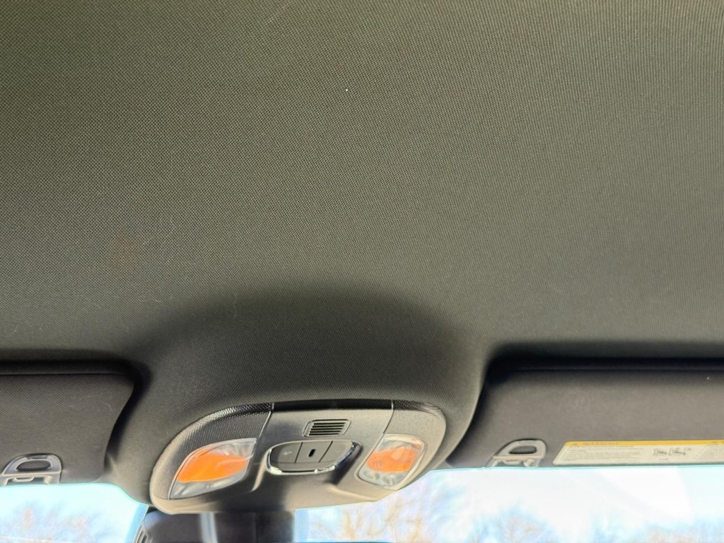 Jeep Compass Vehicle Full-screen Gallery Image 11