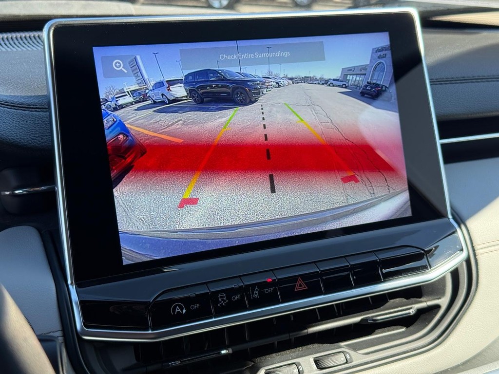 Jeep Compass Vehicle Full-screen Gallery Image 15