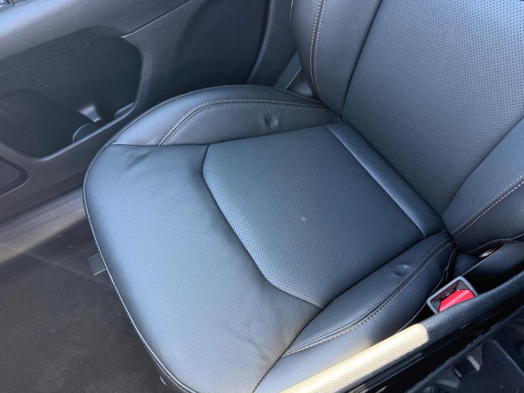 Jeep Compass Vehicle Full-screen Gallery Image 17