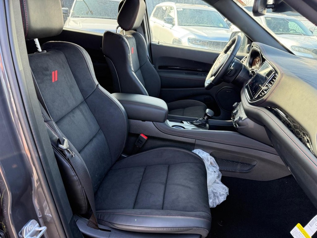 Dodge Durango Vehicle Full-screen Gallery Image 06