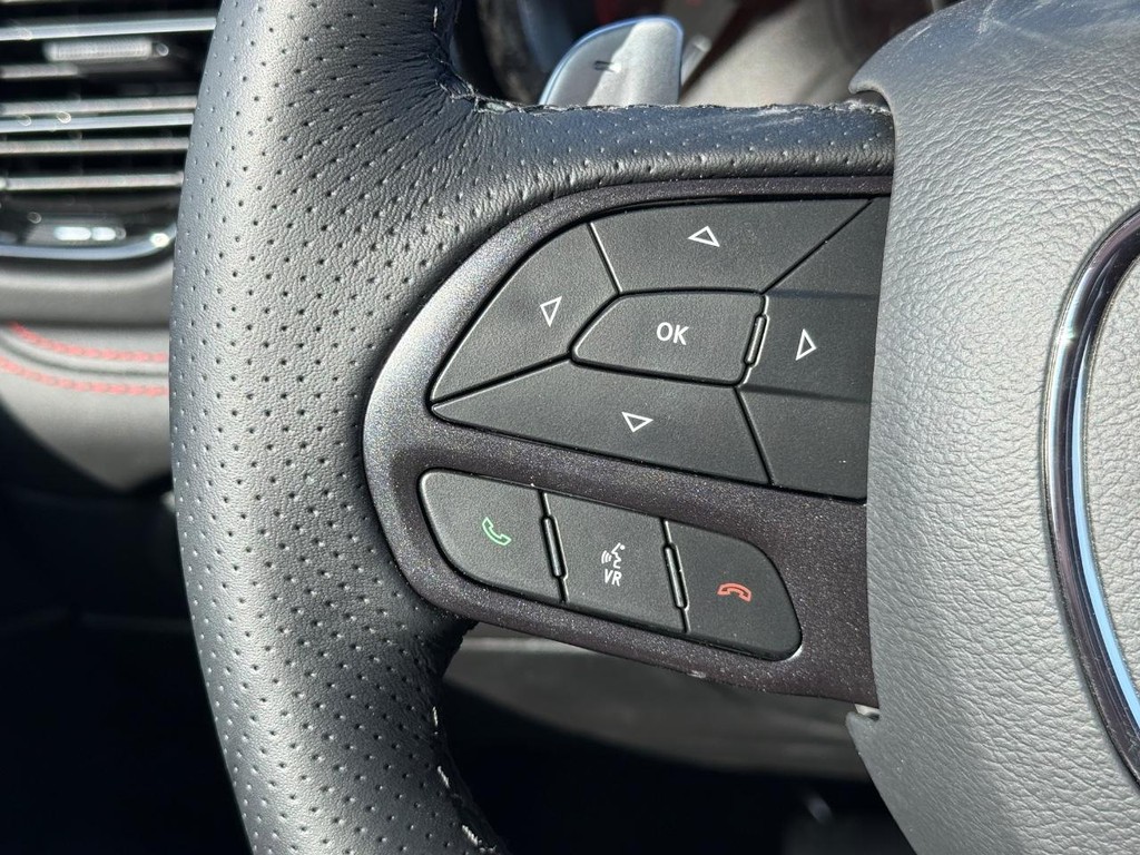 Dodge Durango Vehicle Full-screen Gallery Image 14