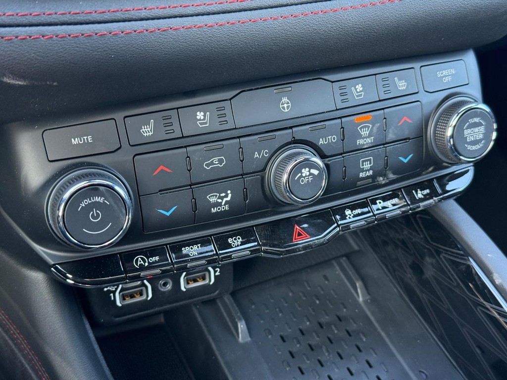 Dodge Durango Vehicle Full-screen Gallery Image 18