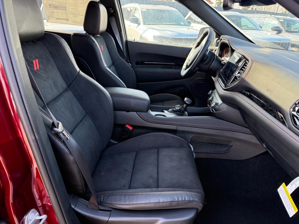 Dodge Durango Vehicle Full-screen Gallery Image 06