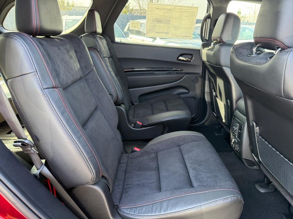 Dodge Durango Vehicle Full-screen Gallery Image 07