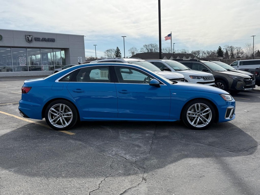 Audi A4 Sedan Vehicle Full-screen Gallery Image 02