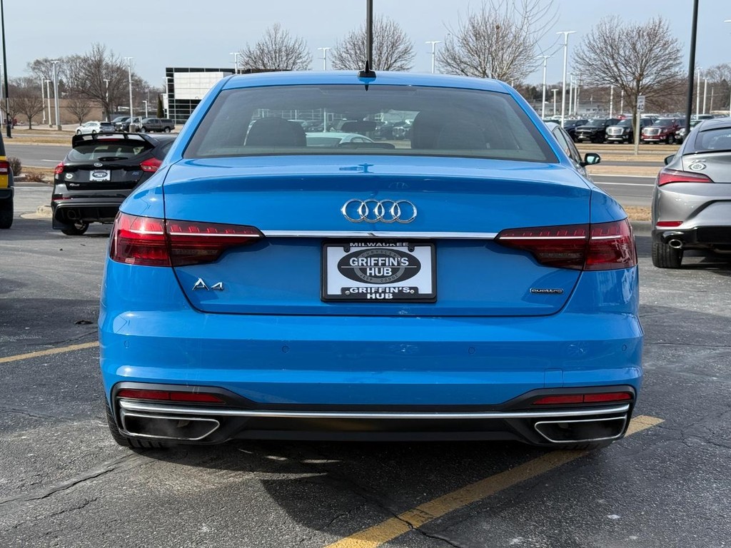 Audi A4 Sedan Vehicle Full-screen Gallery Image 04