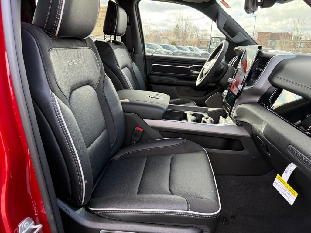 Ram 1500 Vehicle Full-screen Gallery Image 04