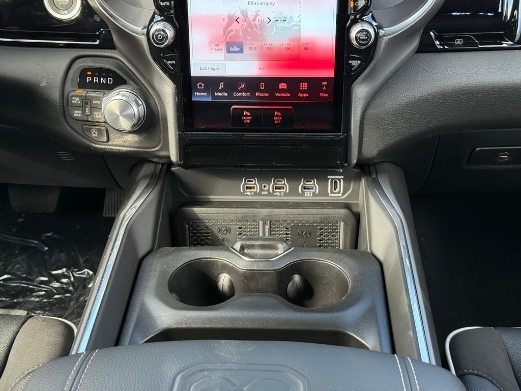 Ram 1500 Vehicle Full-screen Gallery Image 08