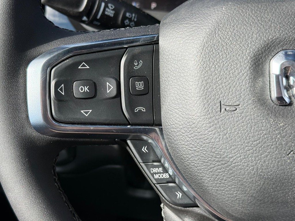 Ram 1500 Vehicle Full-screen Gallery Image 13