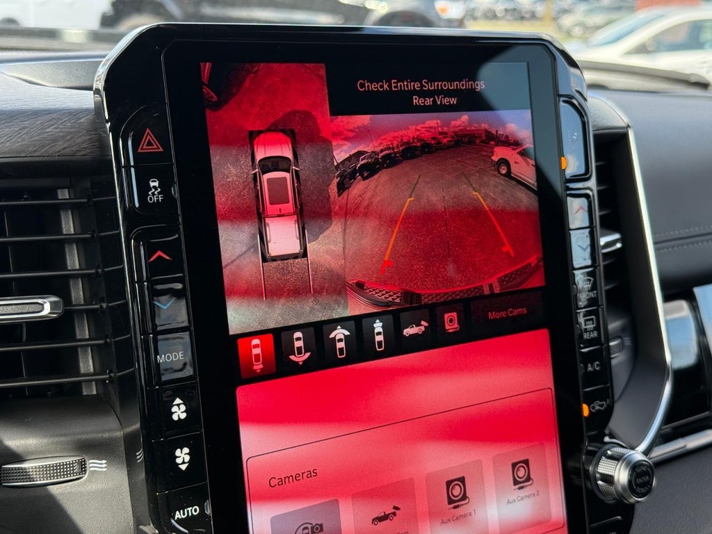 Ram 1500 Vehicle Full-screen Gallery Image 16