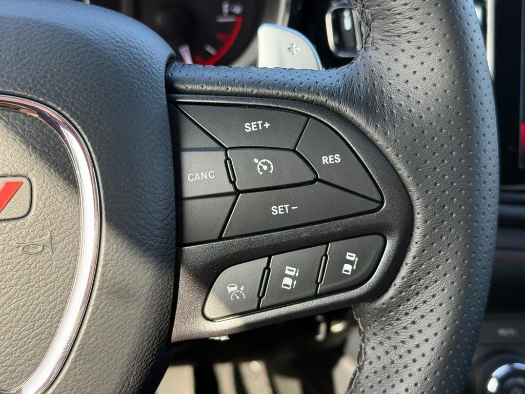 Dodge Durango Vehicle Full-screen Gallery Image 16