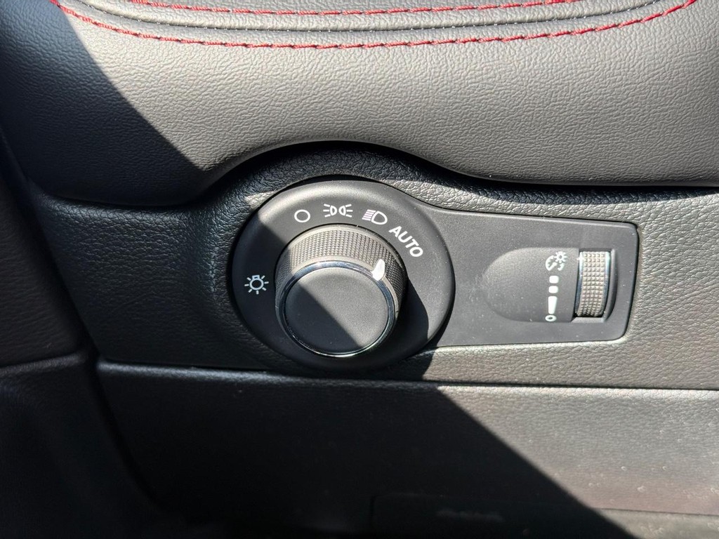 Dodge Durango Vehicle Full-screen Gallery Image 21