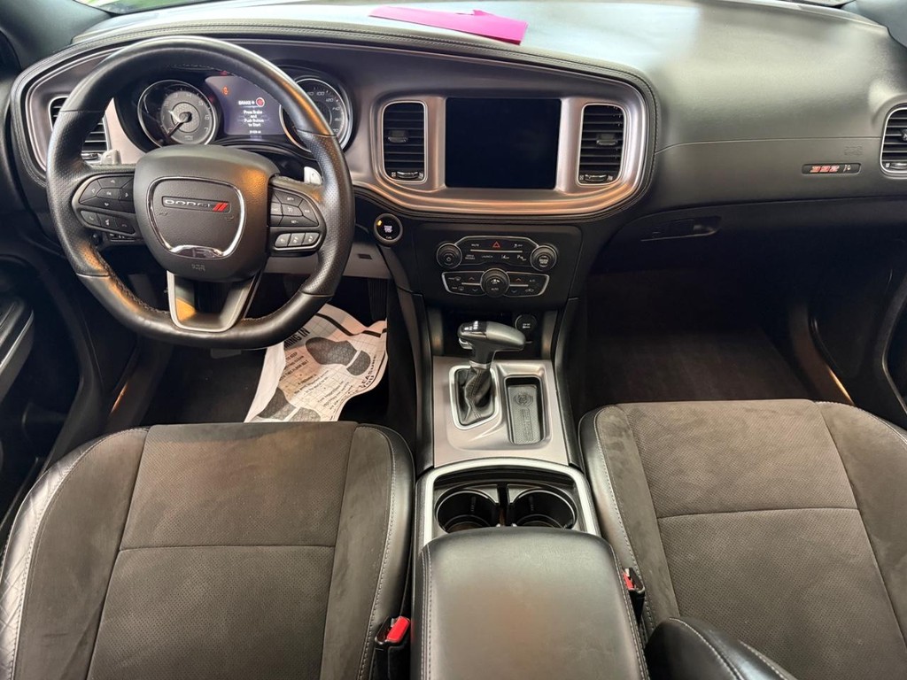 Dodge Charger Vehicle Full-screen Gallery Image 08