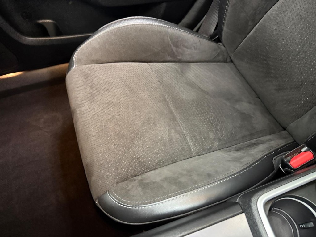 Dodge Charger Vehicle Full-screen Gallery Image 20