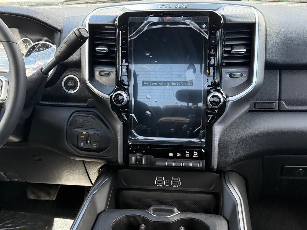 Ram 2500 Vehicle Full-screen Gallery Image 06