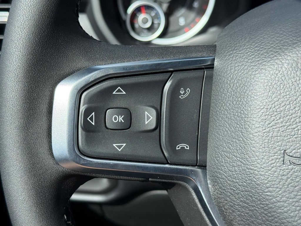 Ram 2500 Vehicle Full-screen Gallery Image 12