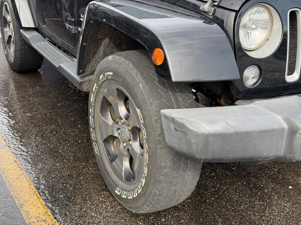 Jeep Wrangler Vehicle Full-screen Gallery Image 04