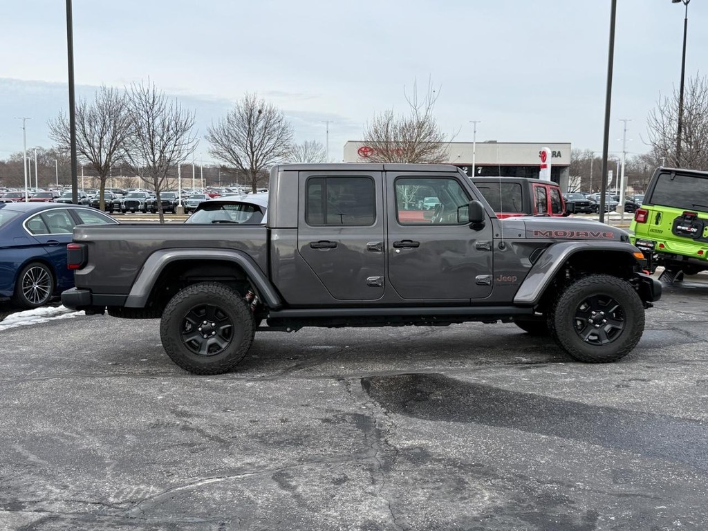 Jeep Gladiator Vehicle Full-screen Gallery Image 02