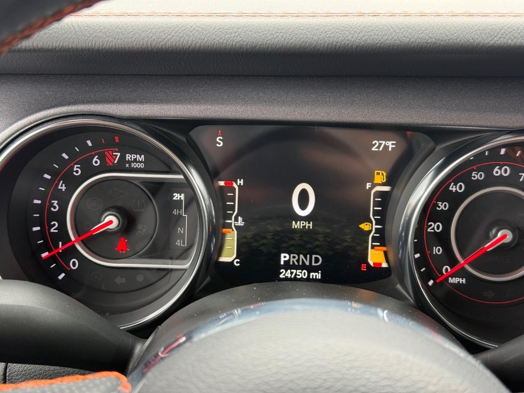 Jeep Gladiator Vehicle Full-screen Gallery Image 17