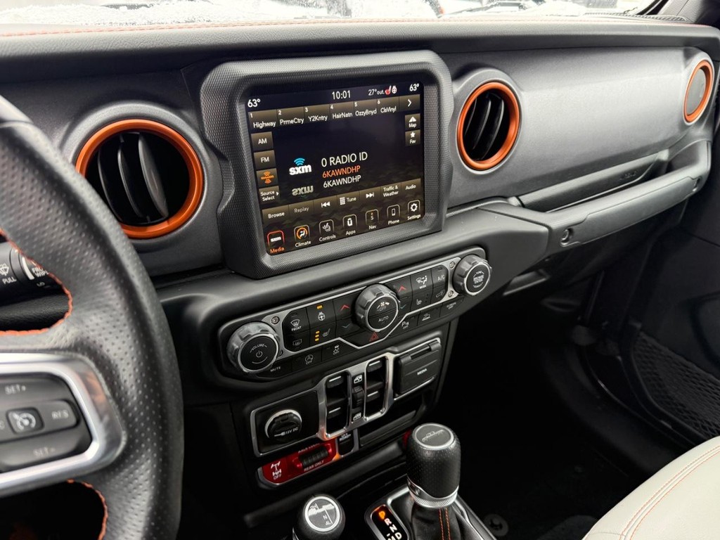 Jeep Gladiator Vehicle Full-screen Gallery Image 19
