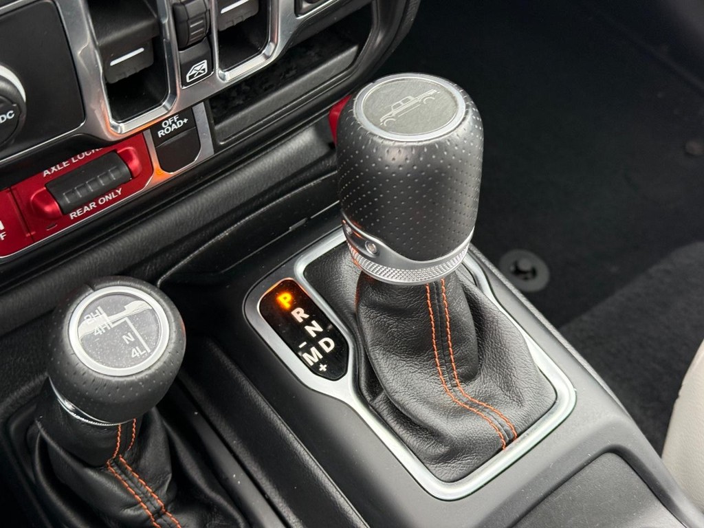 Jeep Gladiator Vehicle Full-screen Gallery Image 20