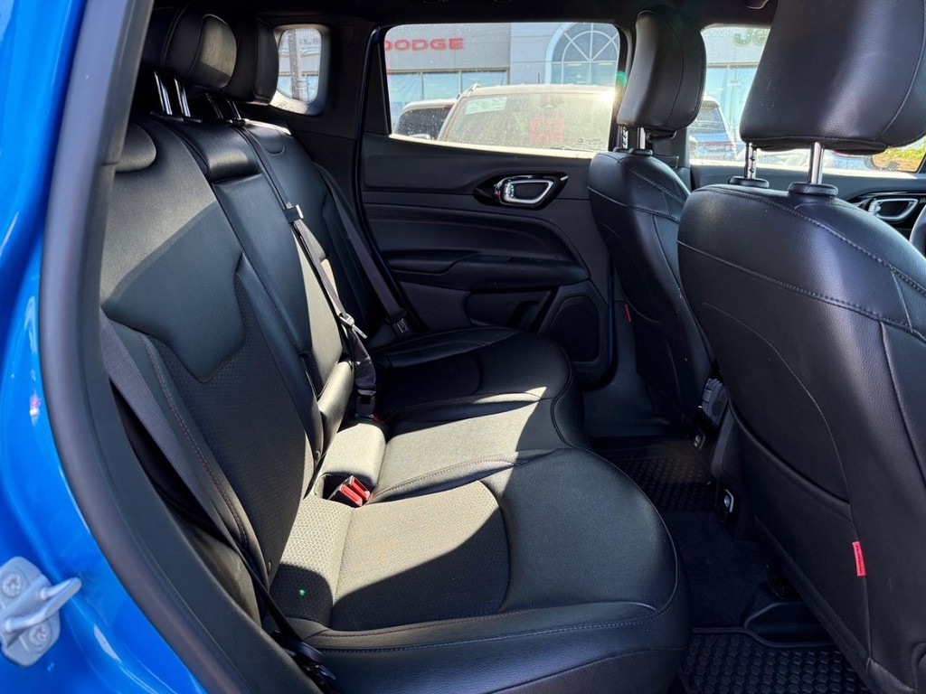 Jeep Compass Vehicle Full-screen Gallery Image 07