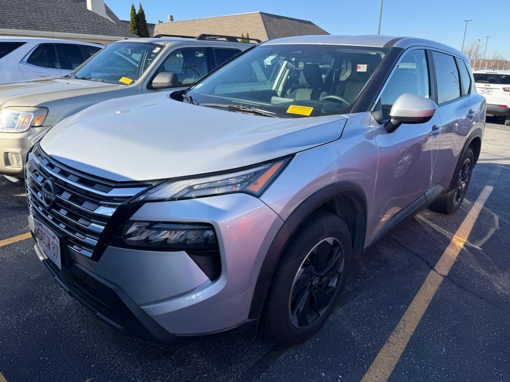 Nissan Rogue Vehicle Full-screen Gallery Image 03