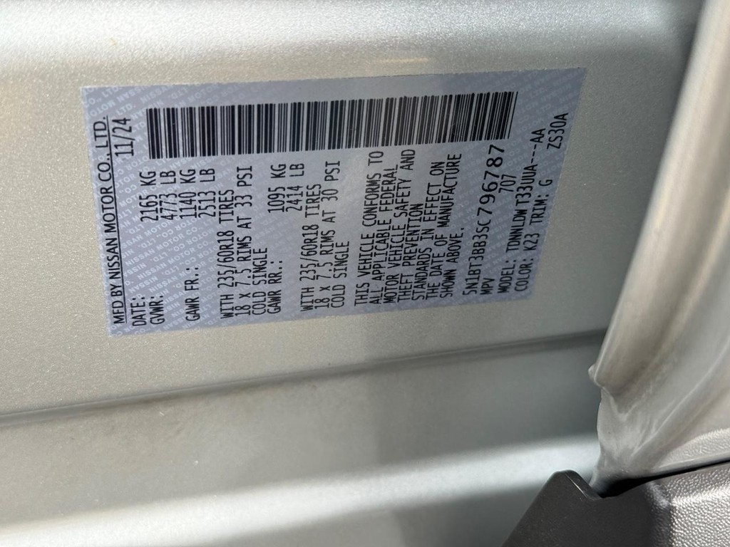 Nissan Rogue Vehicle Full-screen Gallery Image 21