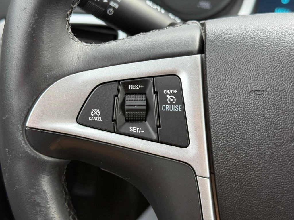 Chevrolet Equinox Vehicle Full-screen Gallery Image 15