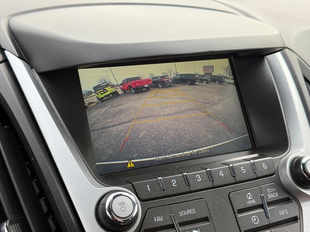 Chevrolet Equinox Vehicle Full-screen Gallery Image 18