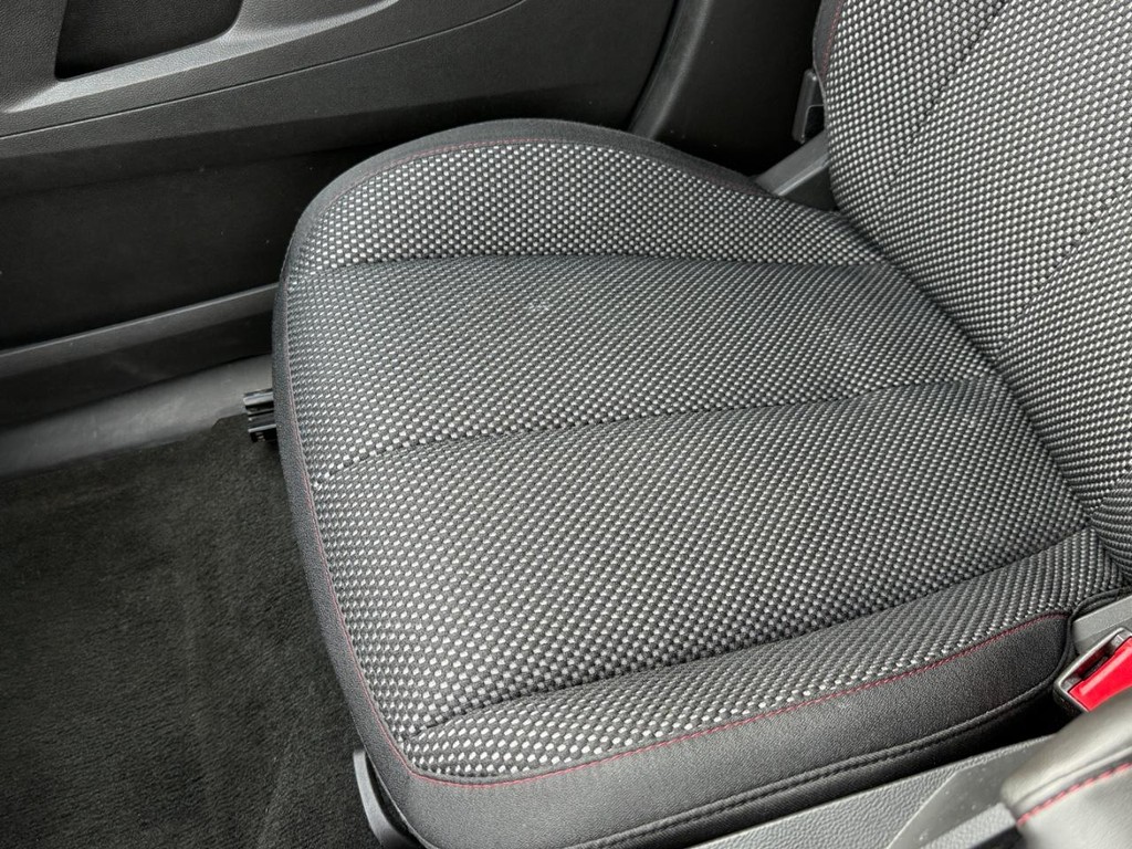 Chevrolet Equinox Vehicle Full-screen Gallery Image 20