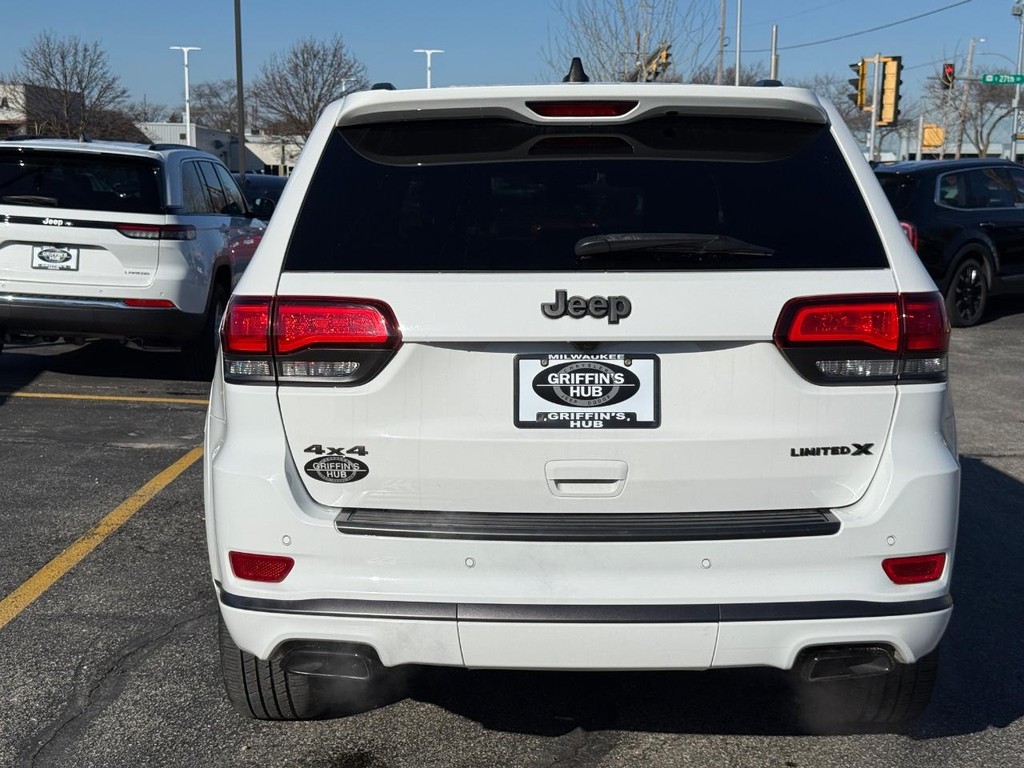 Jeep Grand Cherokee Vehicle Full-screen Gallery Image 04