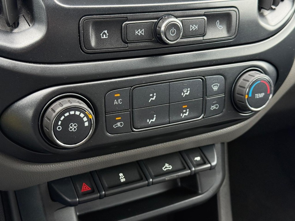 Chevrolet Colorado Vehicle Full-screen Gallery Image 17