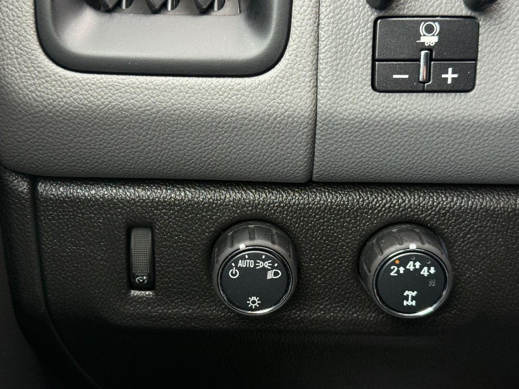 Chevrolet Colorado Vehicle Full-screen Gallery Image 18