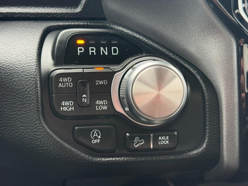Ram 1500 Vehicle Full-screen Gallery Image 17