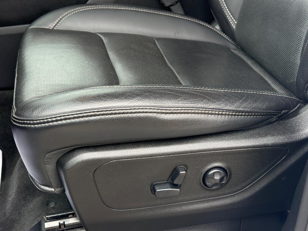 Ram 1500 Vehicle Full-screen Gallery Image 26