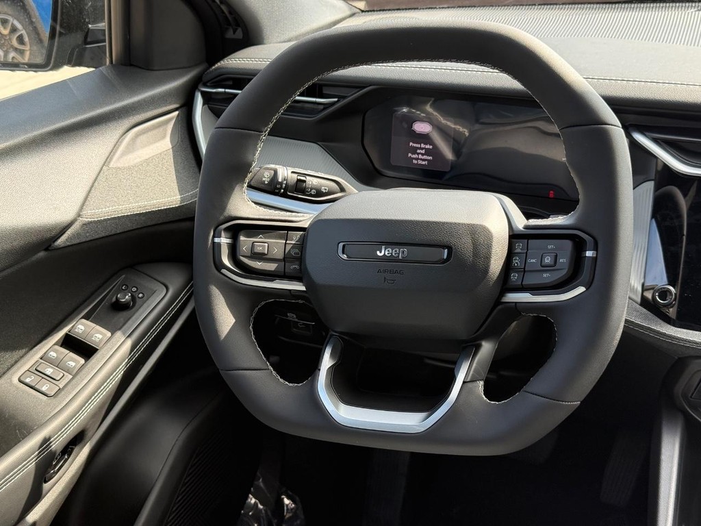 Jeep Cherokee Vehicle Full-screen Gallery Image 12