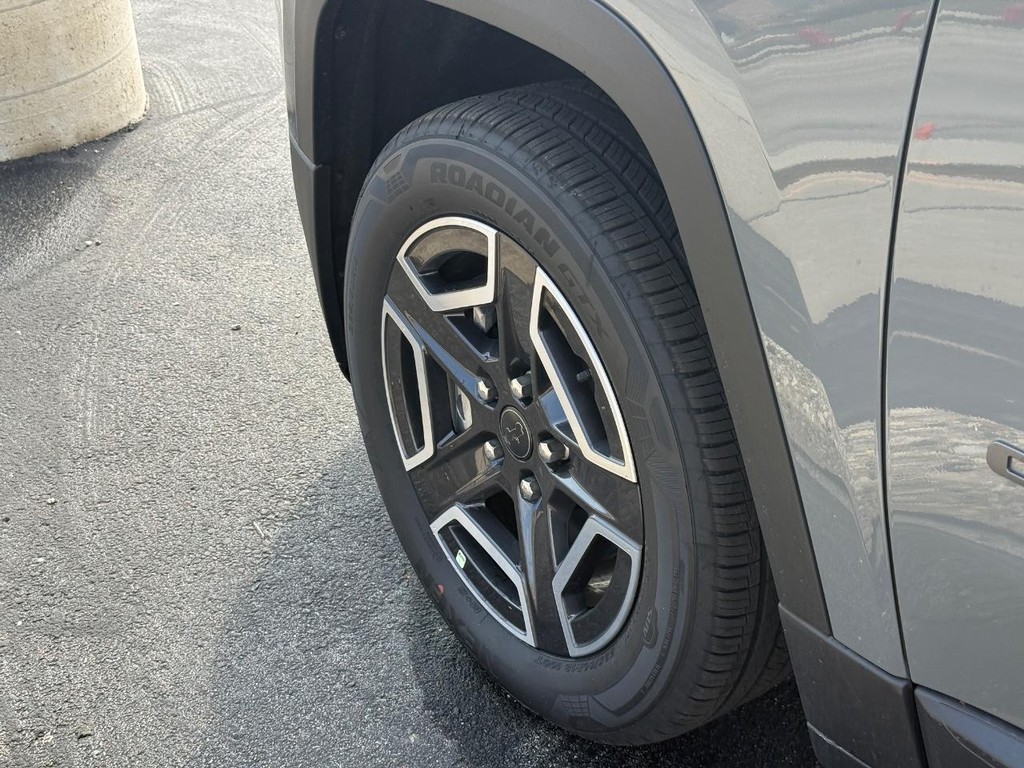 Jeep Cherokee Vehicle Full-screen Gallery Image 15
