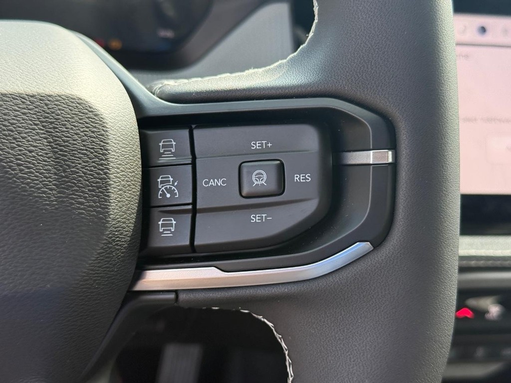 Jeep Cherokee Vehicle Full-screen Gallery Image 17