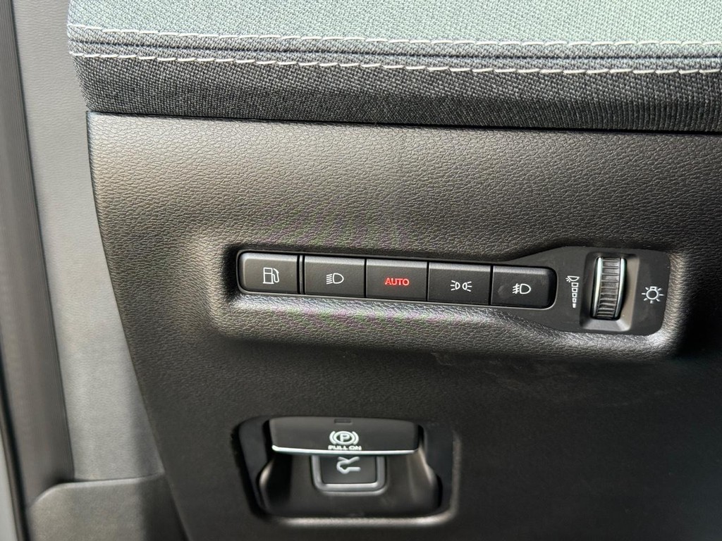 Jeep Cherokee Vehicle Full-screen Gallery Image 23
