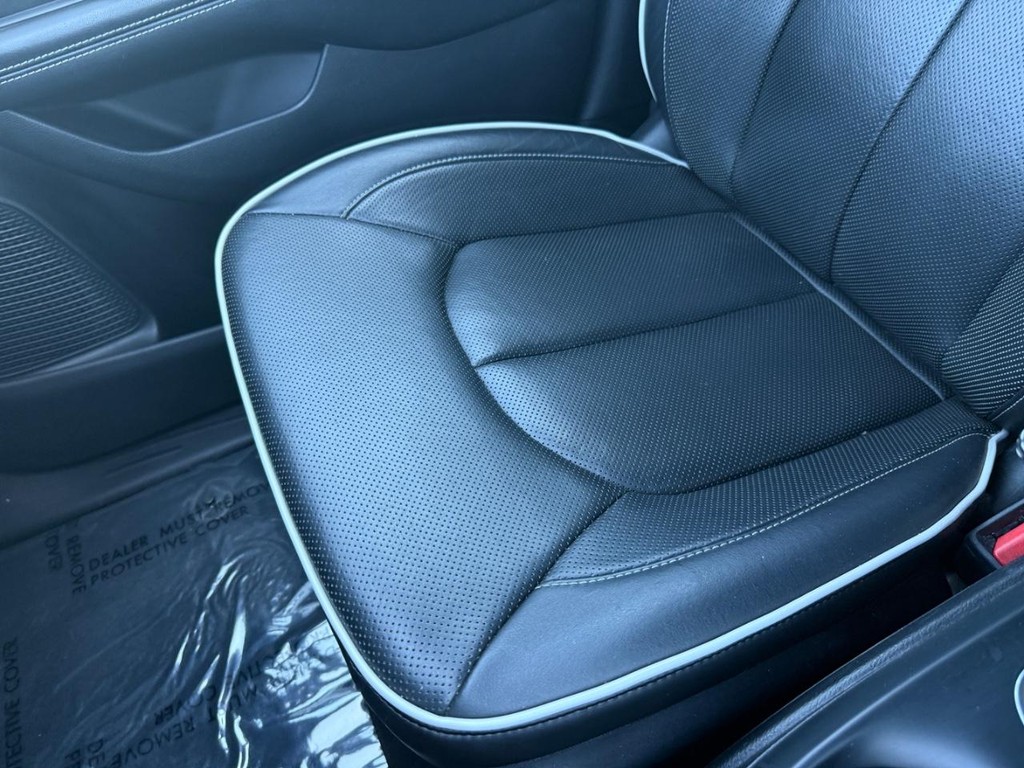 Chrysler Pacifica Vehicle Full-screen Gallery Image 20