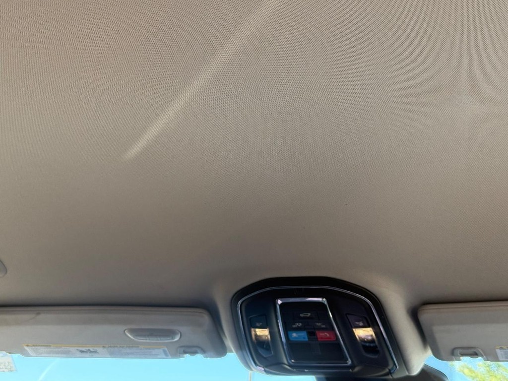 Jeep Grand Cherokee L Vehicle Full-screen Gallery Image 14