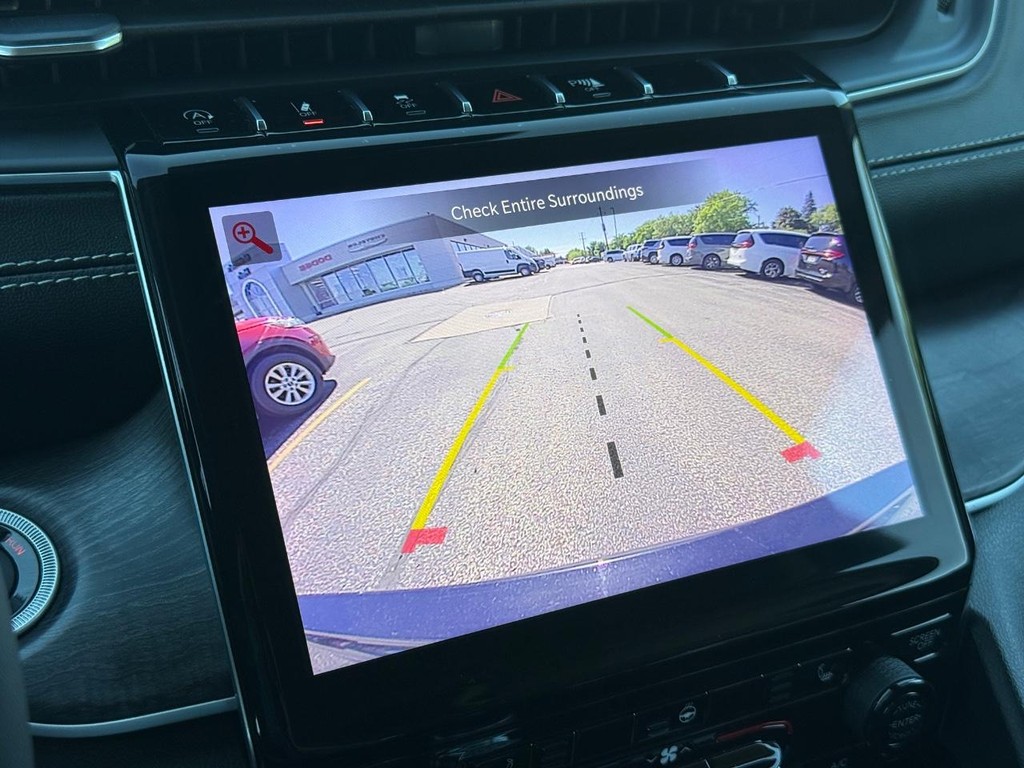 Jeep Grand Cherokee L Vehicle Full-screen Gallery Image 19