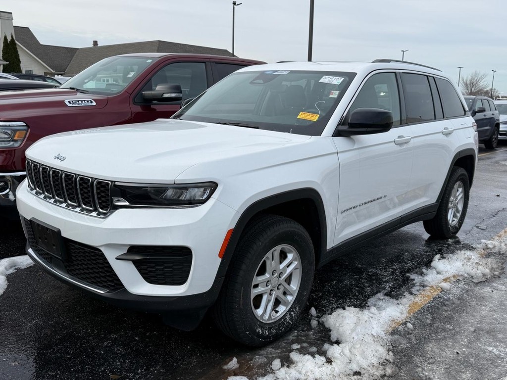 Jeep Grand Cherokee Vehicle Full-screen Gallery Image 03