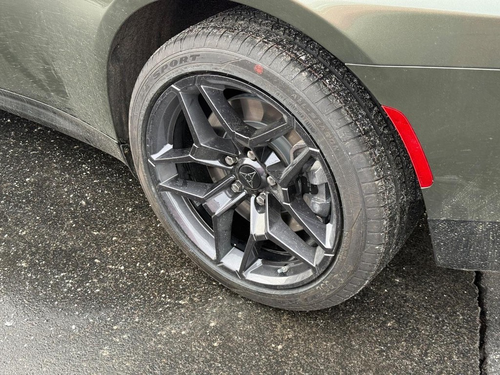 Dodge Charger Vehicle Full-screen Gallery Image 12